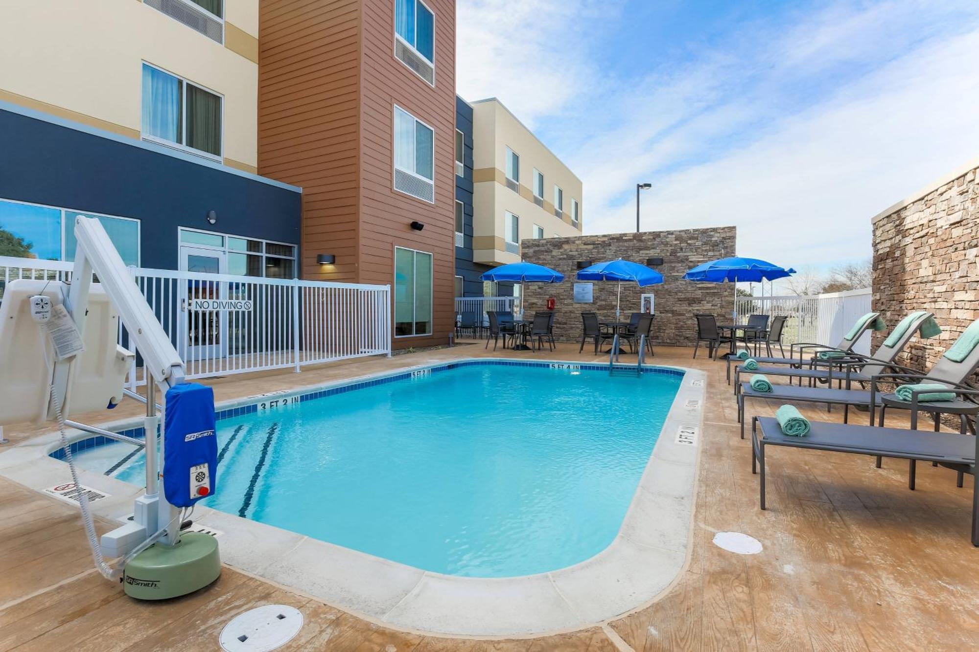 Fairfield Inn & Suites By Marriott Cuero Buitenkant foto